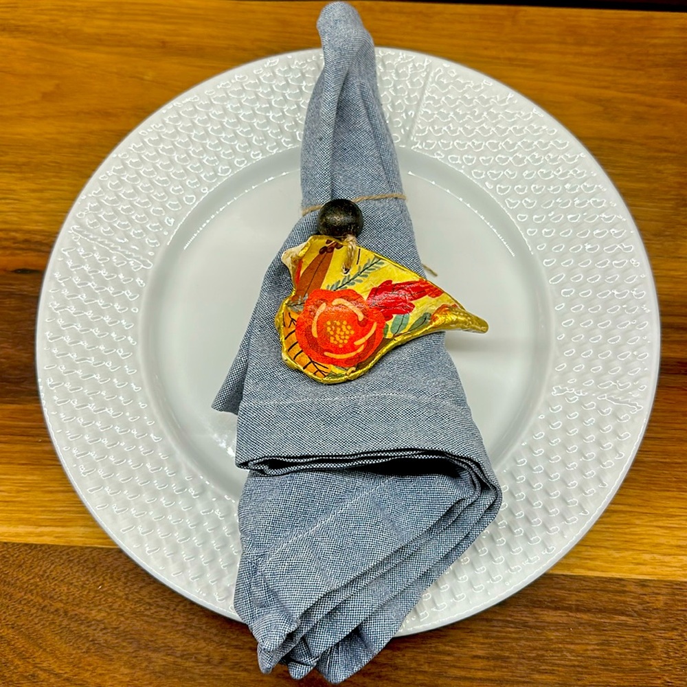 SET of 4 COASTAL oyster SEASHELL ORNAMENTS Napkin Rings yellow floral gold